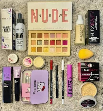 Huda beauty Make-up kit complete Deal box